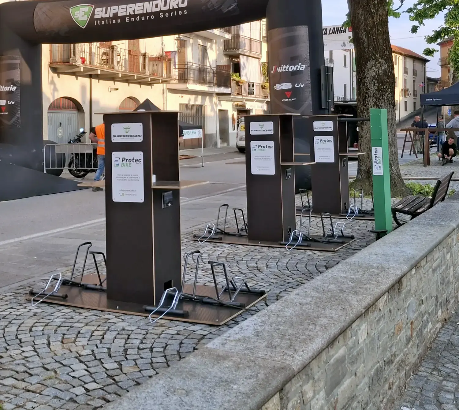 stazione di manutenzione e ricarica bici